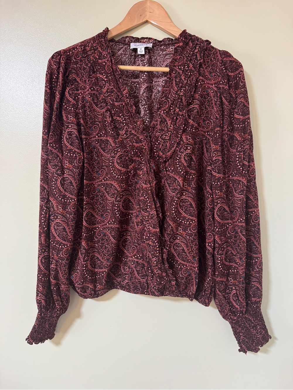 Evereve Boho Burgundy Paisley Ruffled V-Neck Blouse